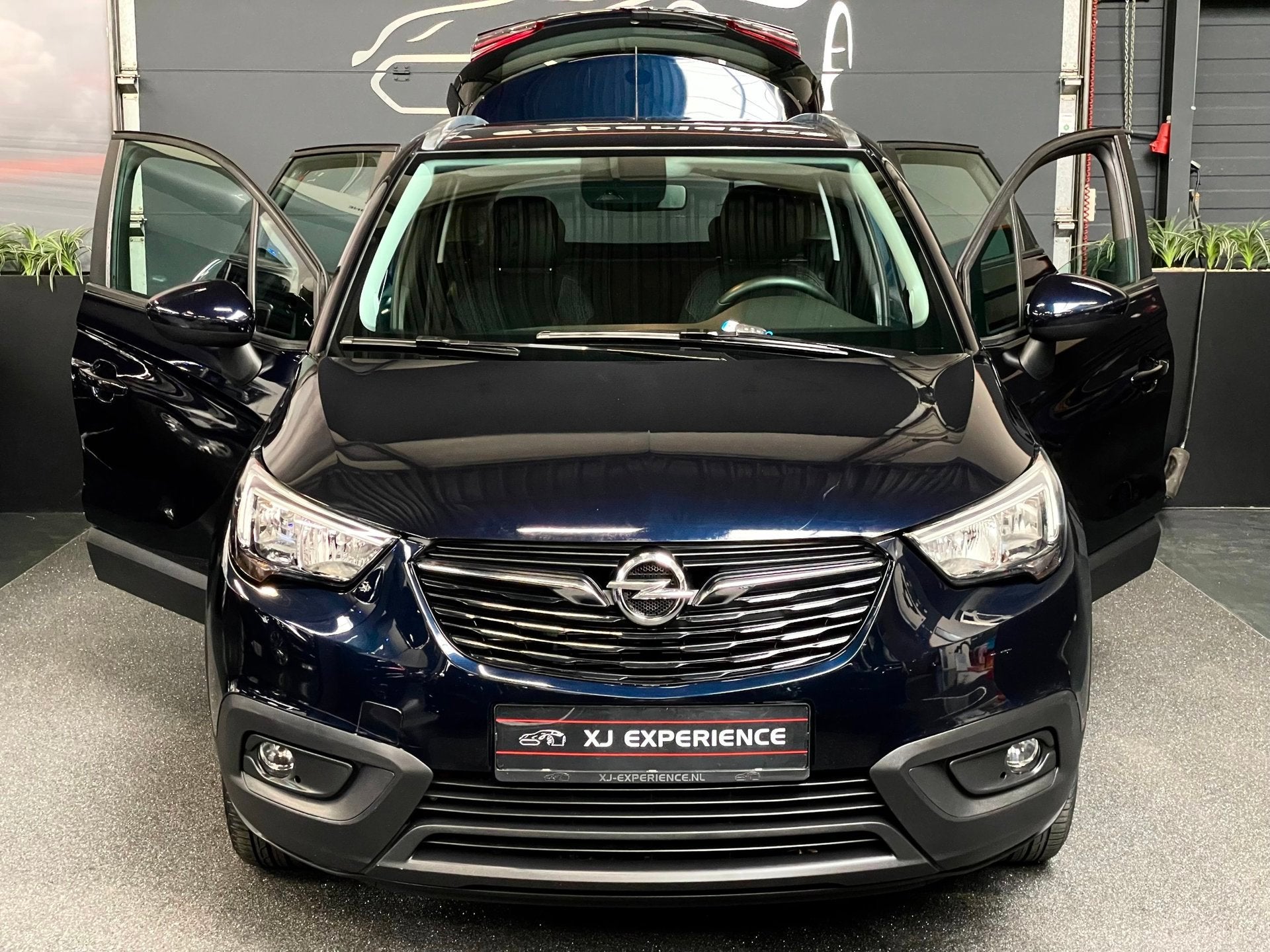 Opel Crossland X 1.2 Turbo Online Edition AIRCO NAVI CARPLAY, Gebruikt, 1199 cc, Blauw, 49 €/maand