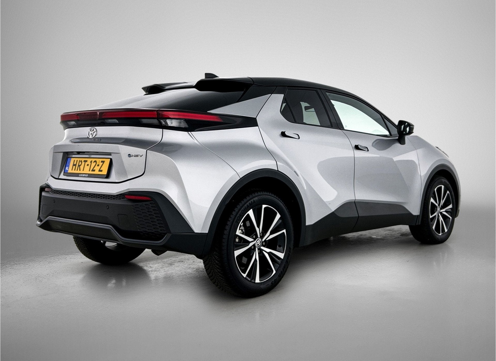 Toyota C-HR 1.8 Hybrid 140 Dynamic | 1e Eigenaar | NIEUW GEL, Auto's, 12 maanden, Stof, 725 kg, 4 cilinders