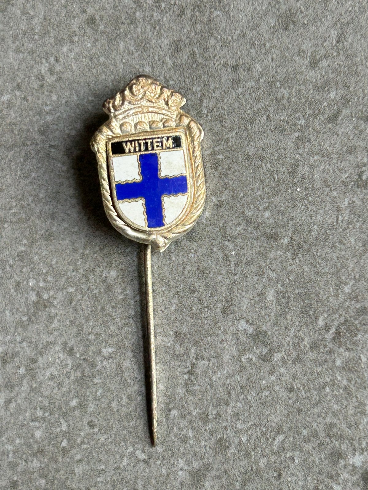 Wittem stads wapen speldje, Ophalen of Verzenden, Stad of Land, Speldje of Pin