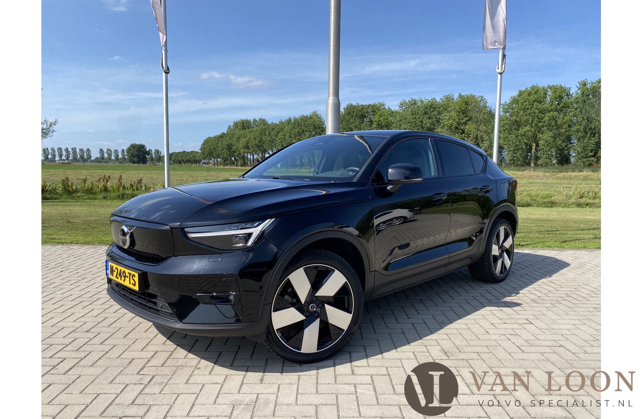 Volvo C40 Recharge Twin Intro Edition 78 kWh, trekhaak elect, 34 min, Stof, Zwart, Origineel Nederlands