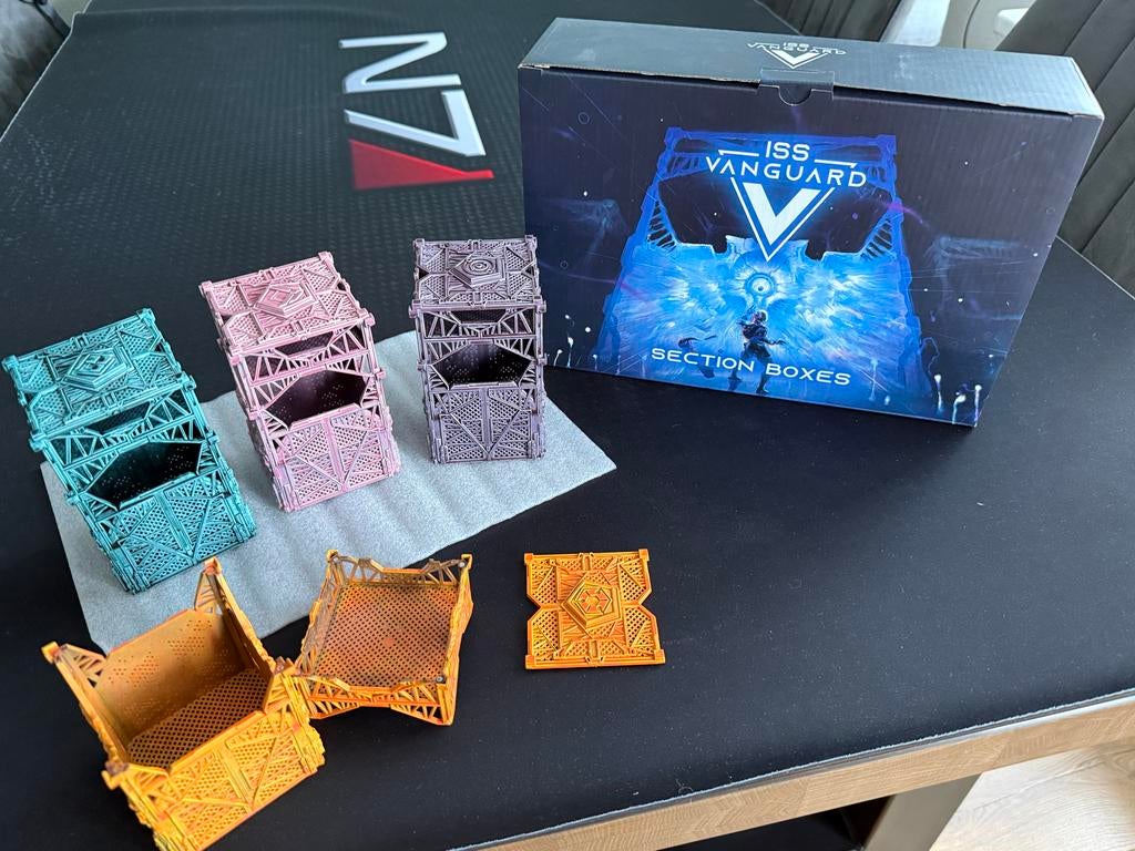 ISS Vanguard Section Boxes - Sundropped, Een of twee spelers, Ophalen of Verzenden, Zo goed als nieuw