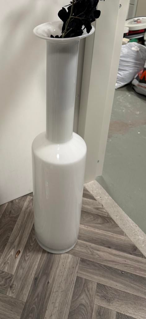 Witte vaas 80 cm hoog, Huis en Inrichting, Woonaccessoires | Vazen, Ophalen, Gebruikt, Wit, 75 cm of meer