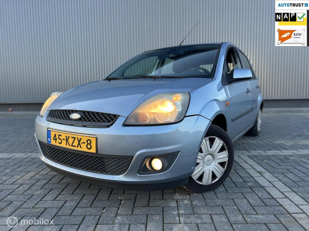 Ford Fiesta 1.4-16V Ambiente|APK|AIRCO|, Auto's, Ford, Voorwielaandrijving, 15 km/l, 40 €/maand, Elektrische ramen