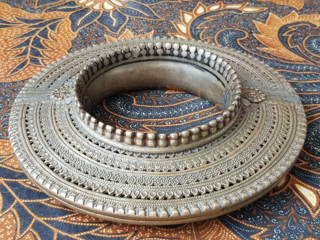 Prachtige zware antieke Oosterse enkelband van brons 18,5 cm, Antiek en Kunst, Zilver, Sieraad, Handgemaakt, Ophalen of Verzenden