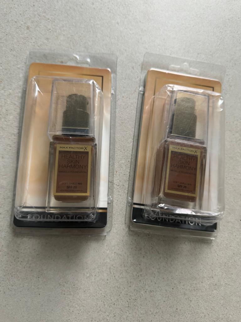 2 xMax Factor Healthy Skin Harmony Foundation Soft Sable 100, Bruin, Gehele gezicht, Nieuw, Ophalen of Verzenden
