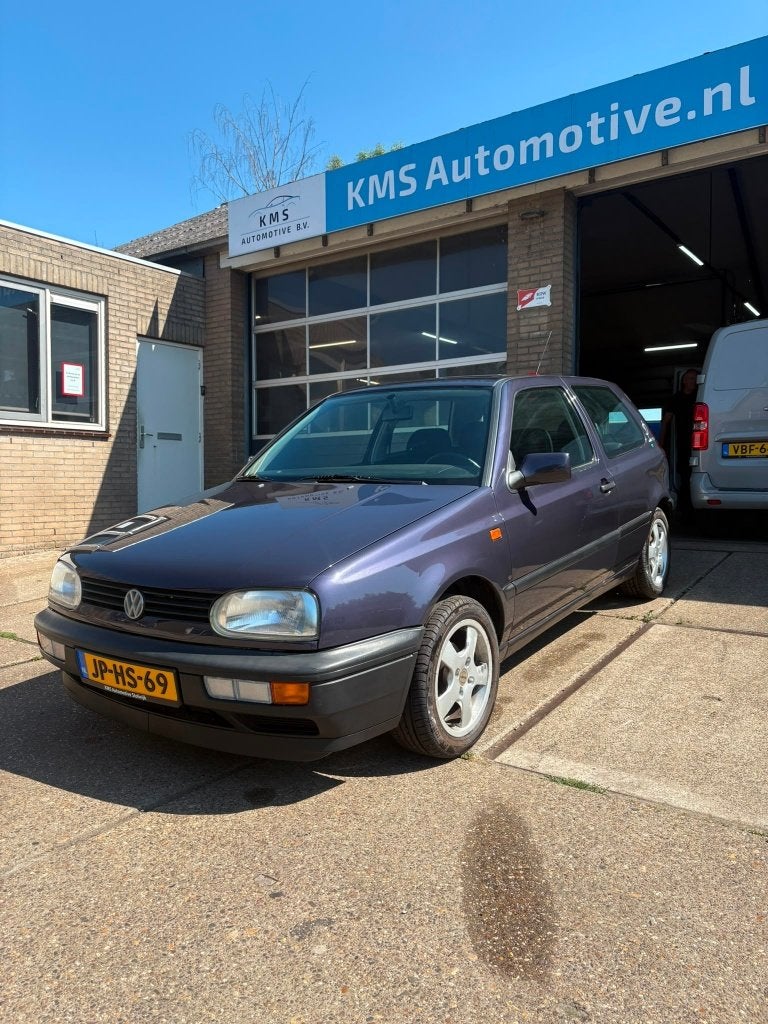 Volkswagen Golf 1.6, 1994, 87000 km Pink Floyd, Consignatie, Voorwielaandrijving, Stof, 74 pk, Zwart