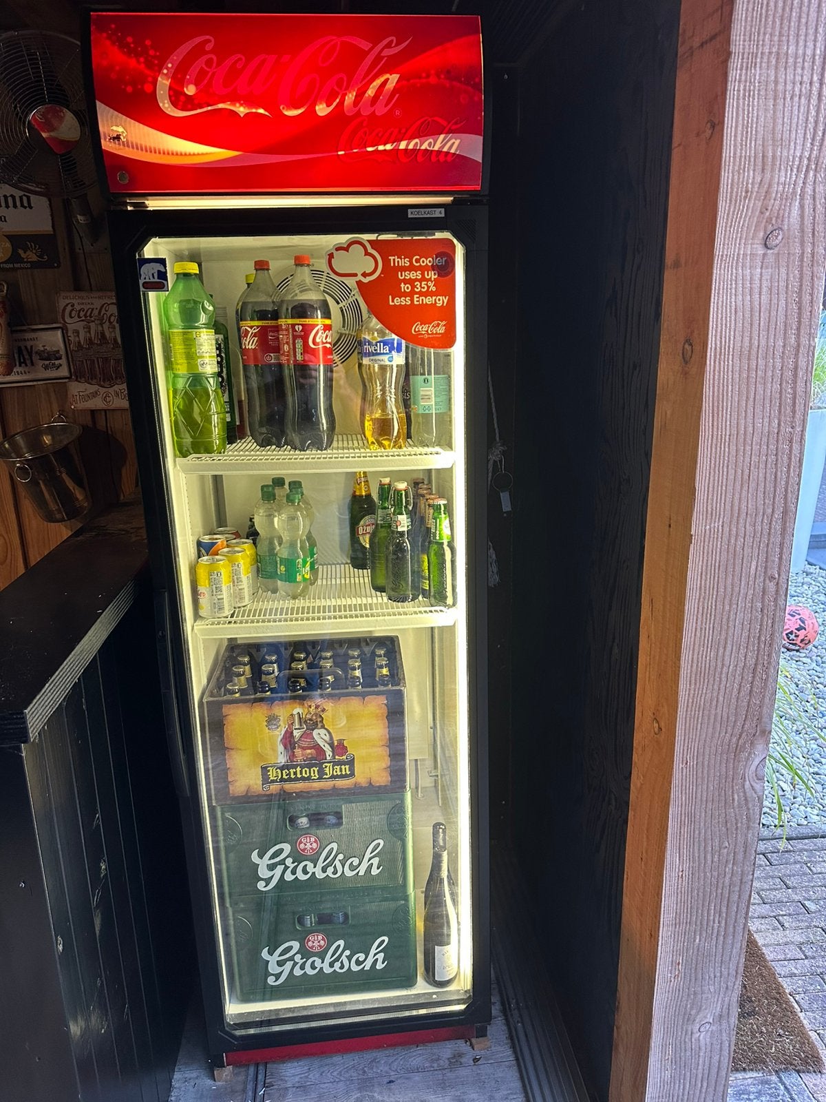 Stoere coca cola koelkast!, Zonder vriesvak, 200 liter of meer, Zo goed als nieuw, 45 tot 60 cm
