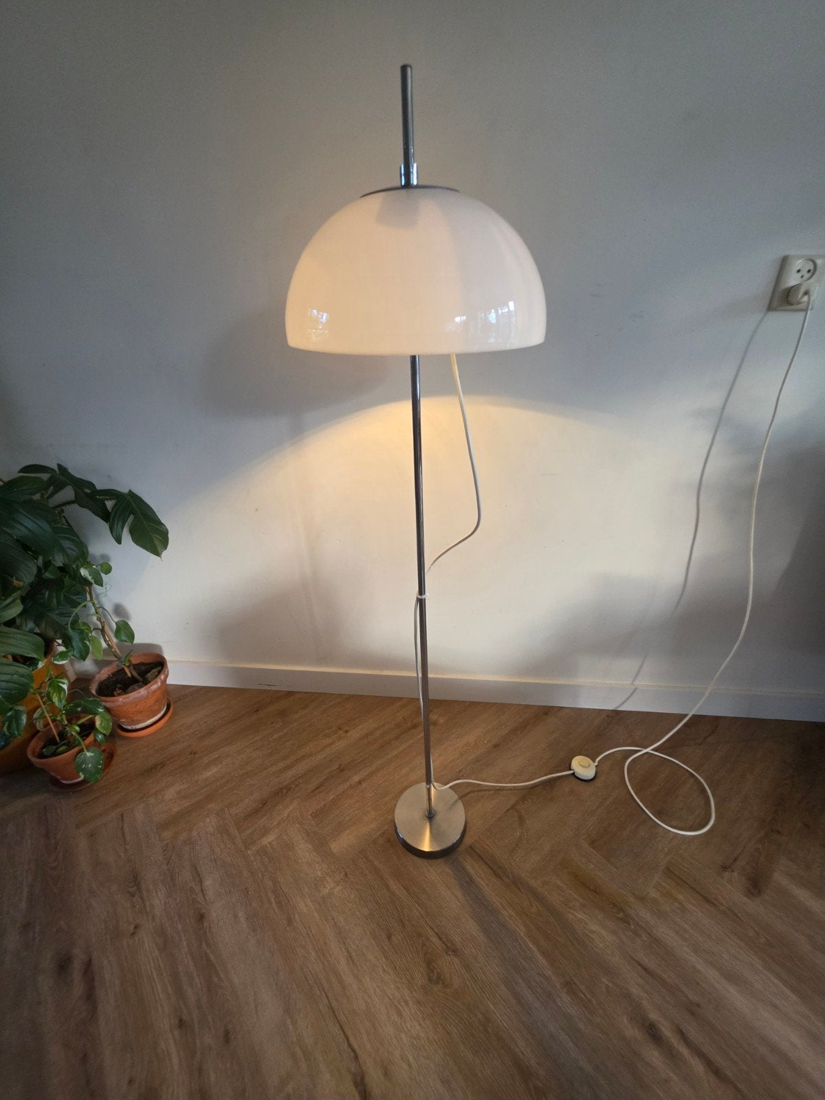 spaceage bollamp wit vintage vloerlamp mushroom paddestoel, 100 tot 150 cm, Ophalen of Verzenden, Metaal, Space age vintage