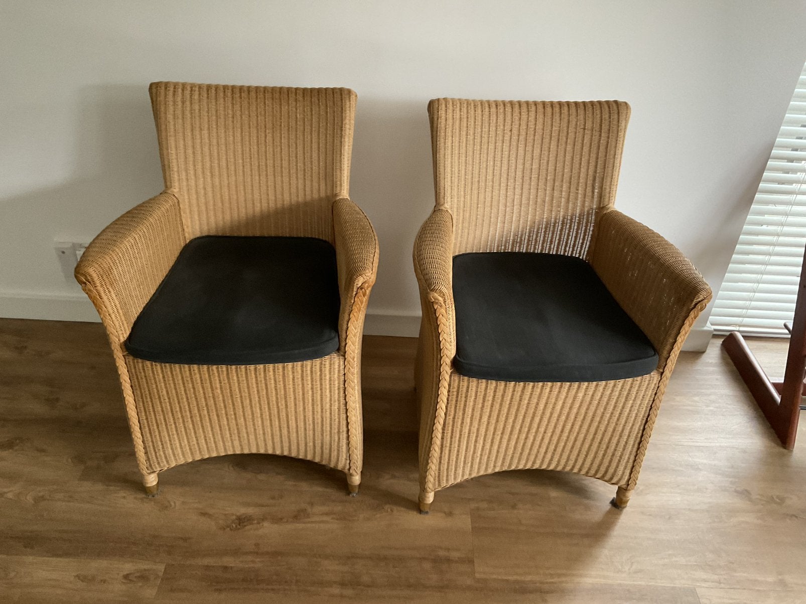 2 Lloyd Loom stoelen, Ophalen, Zo goed als nieuw, Overige materialen