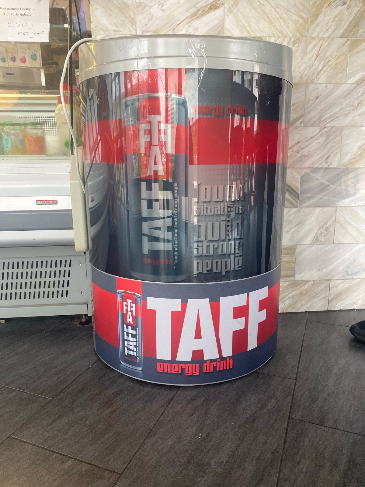Taff Energy Drink Koelton - Zo goed als nieuw, Zonder vriesvak, 100 tot 150 liter, Zo goed als nieuw, 45 tot 60 cm