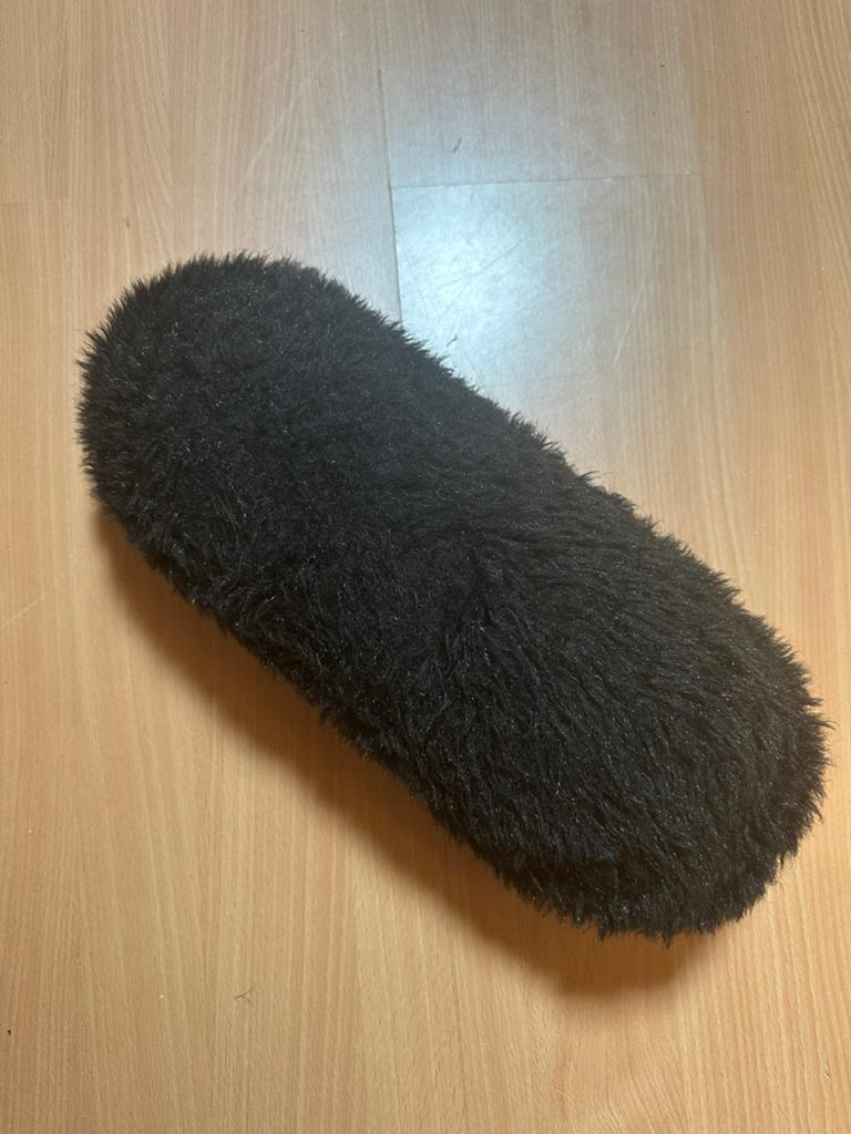 Zwart, “fluffy” kussentje, Ophalen of Verzenden, Gebruikt, Zwart, Cilindervormig