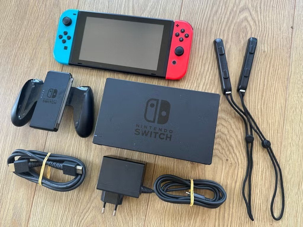 Nintendo Switch Blauw/Rood Compleet Met Alles Nette Staat!!!, Spelcomputers en Games, Games | Nintendo Switch, 1 speler, Ophalen of Verzenden