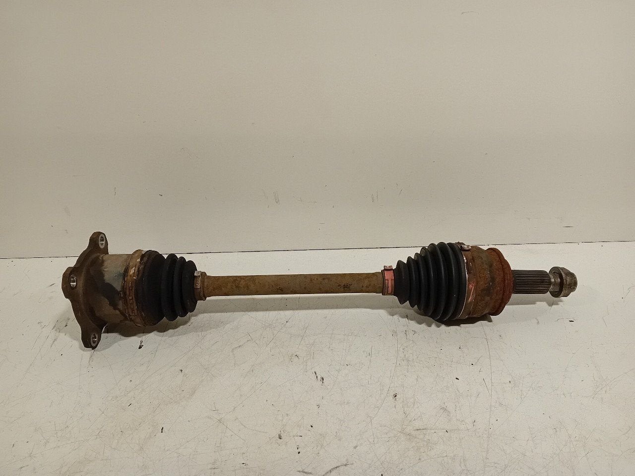 Aandrijfas links voor Suzuki Grand Vitara, Onderdelen@venauto.nl, Van der Ven Autorecycling B.V., Gebruikt, Ettenseweg 76, 4706 PB Roosendaal, The Netherlands