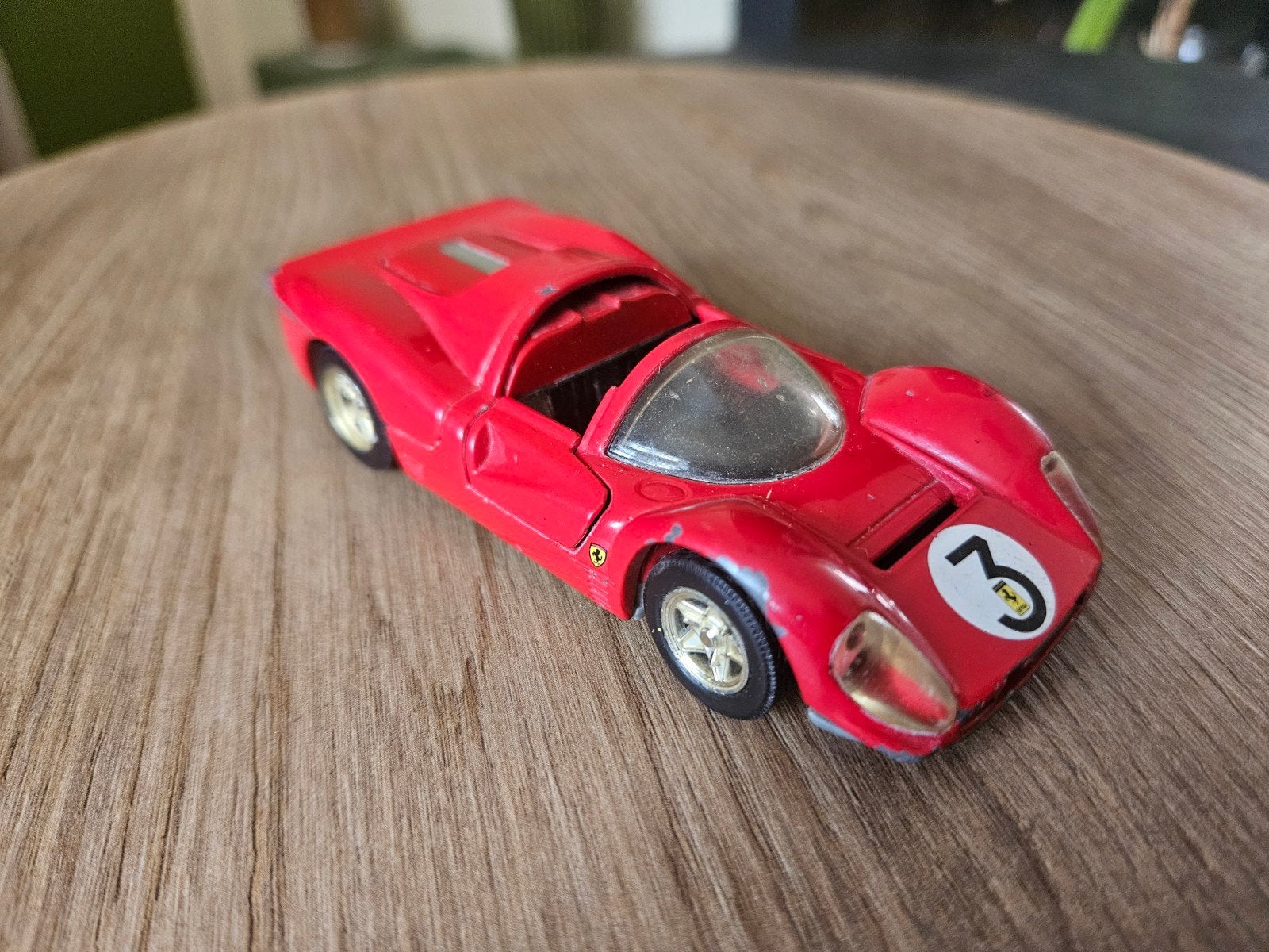 Maisto Ferrari 330 P4 Rood met Startnummer 3 - Schaal 1/38, Ophalen of Verzenden