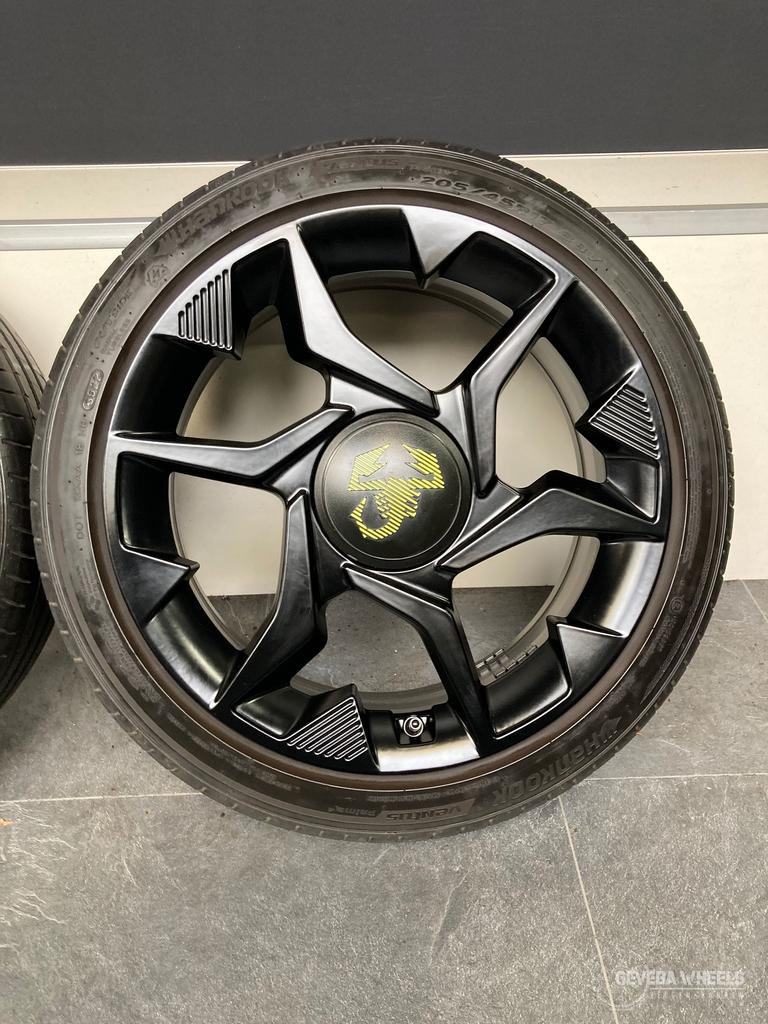 17” originele Fiat 500e Abarth velgen + banden 4x98 52211944, Auto-onderdelen, Banden en Velgen, Gebruikt, -, -, Banden en Velgen