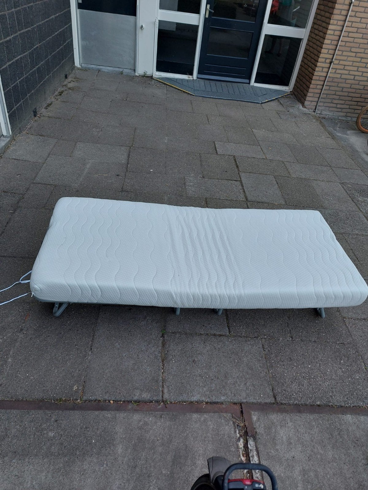 Logeerbed met goed matras, Ophalen, Gebruikt, Eenpersoons, Praktisch