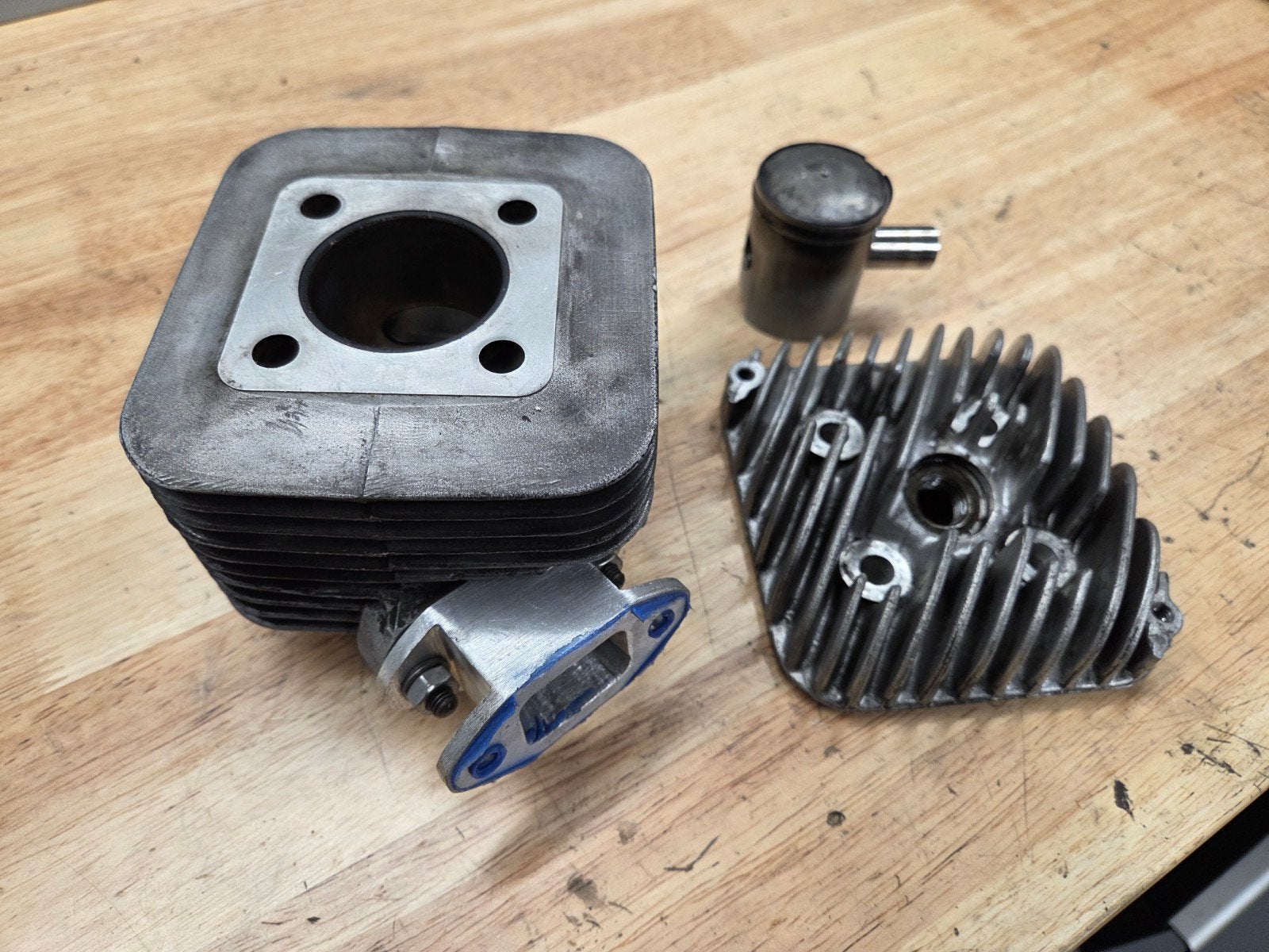 Mahle cilinderset 5.8 , 15-03-77 en 15-6306, Ophalen, Cilinder