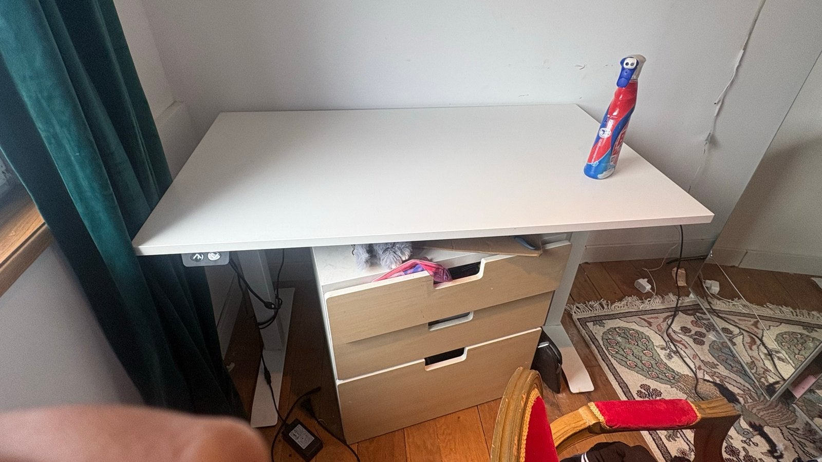 Wit elektrisch verstelbare bureau, Huis en Inrichting, Ophalen, Zit-sta bureau, Elektrisch, Gebruikt