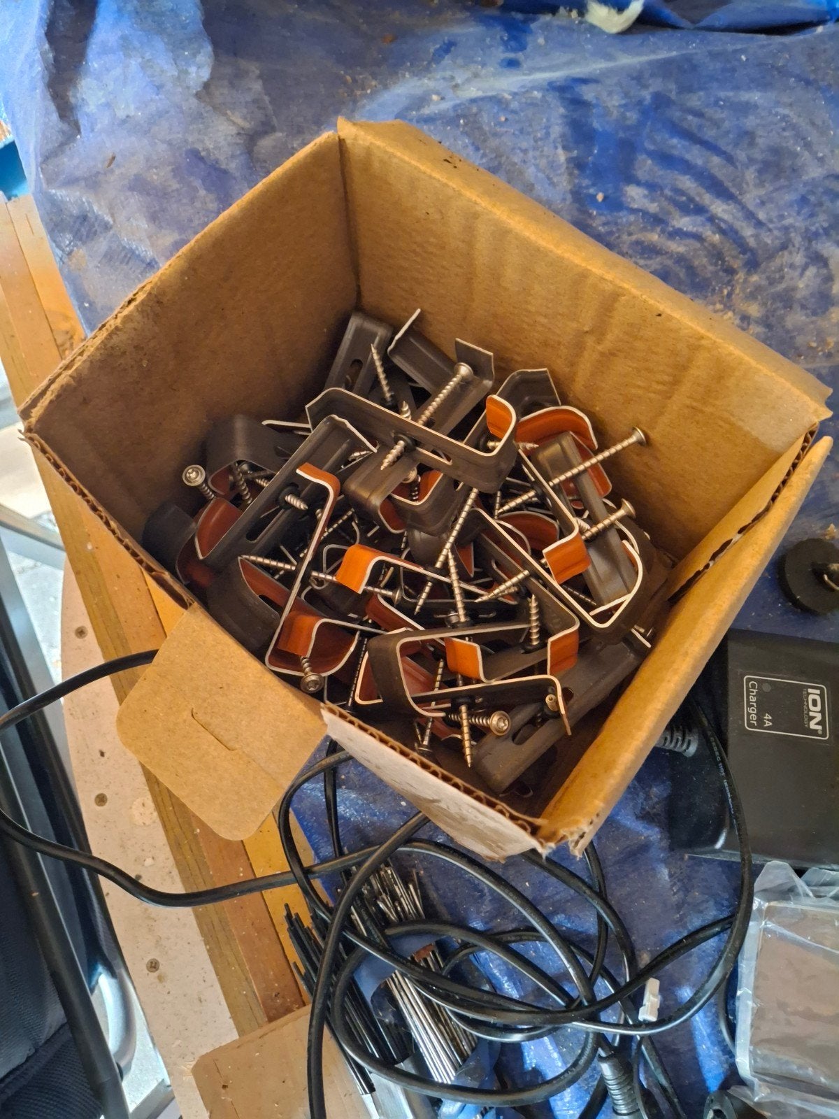 Dakpanhaken voor vorstpannen op de nok, Ophalen of Verzenden