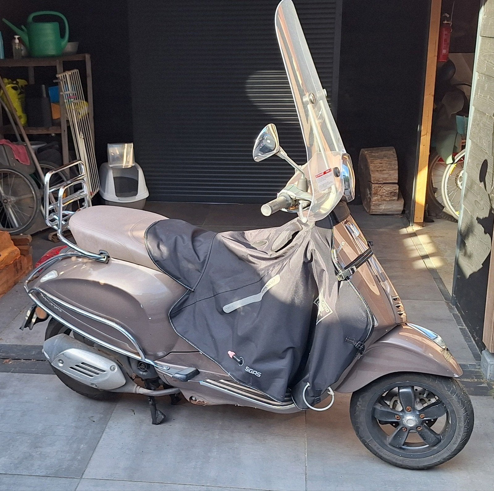 Vespa Primavera 2014 schade, Ophalen, Gebruikt