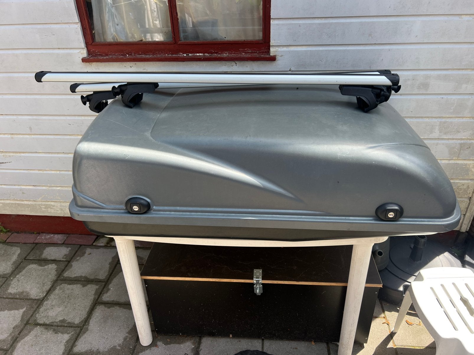 Dakkoffer 240 liter  met universele dak dragers (railing ), Auto diversen, Dakkoffers, Ophalen, Zo goed als nieuw