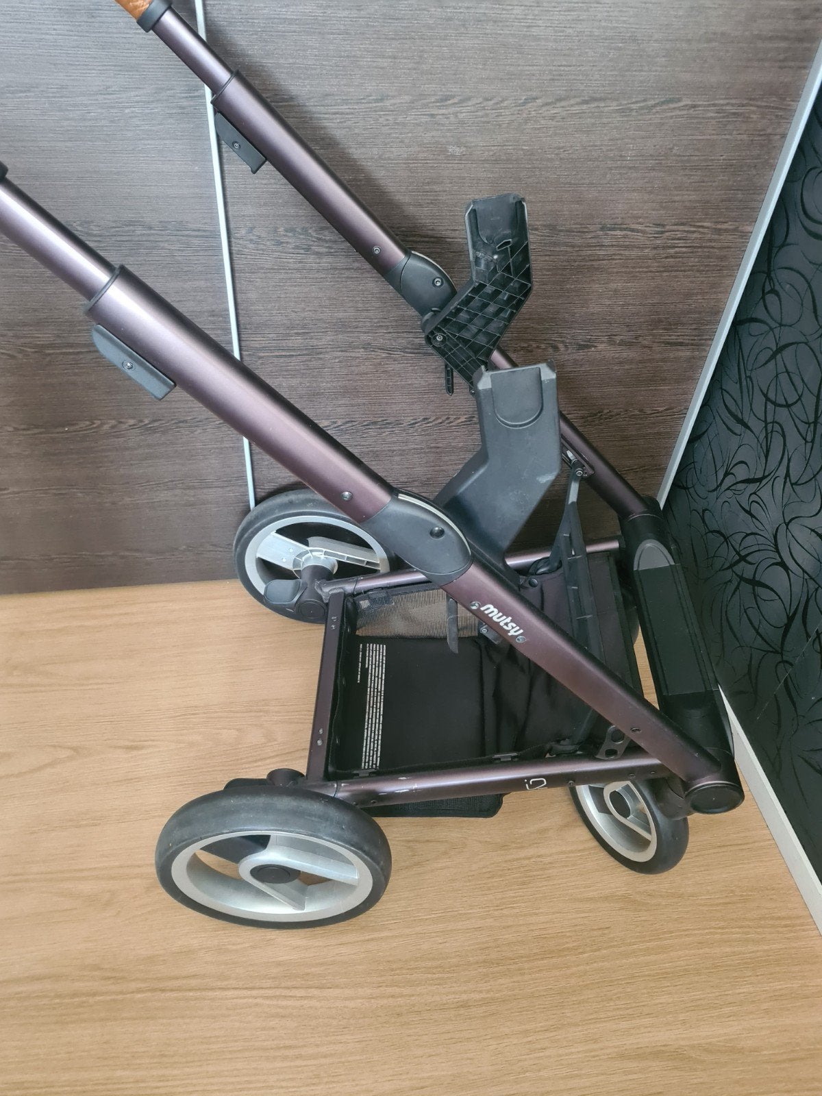 Mutsy kinderwagenframe met wielen en handvat, Ophalen, Gebruikt, Combiwagen, Mutsy
