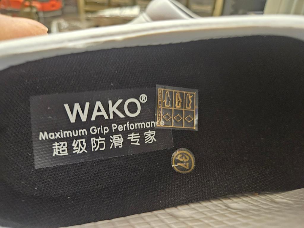 WAKO Werkschoenen Maat 37 - Nieuwstaat, Kleding | Dames, Schoenen, Wit, Ophalen of Verzenden, Zo goed als nieuw, Werkschoenen