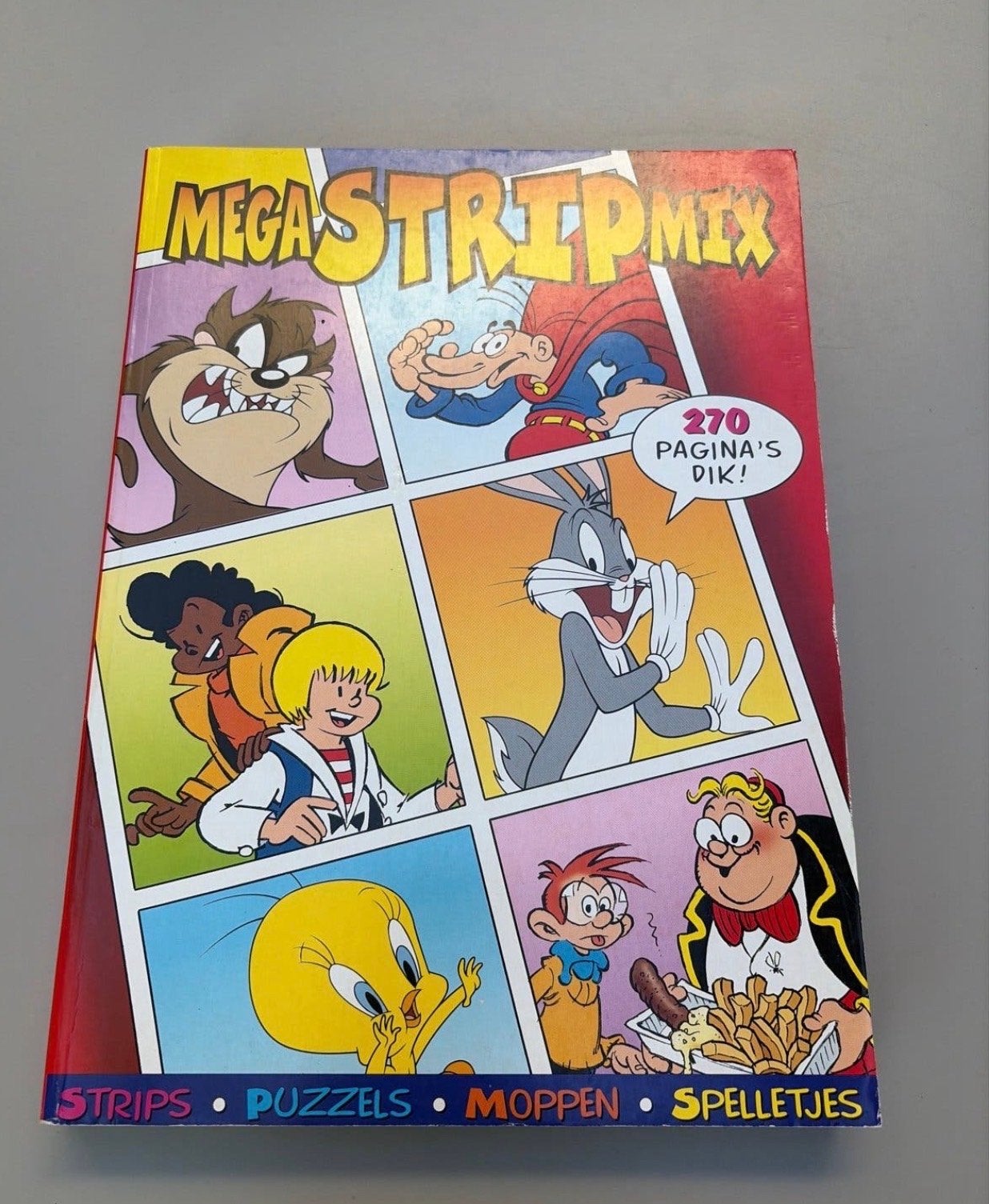 Megastrip Mix: 270 pagina's strips, puzzels en spelletjes, Eén stripboek, Ophalen of Verzenden, Zo goed als nieuw