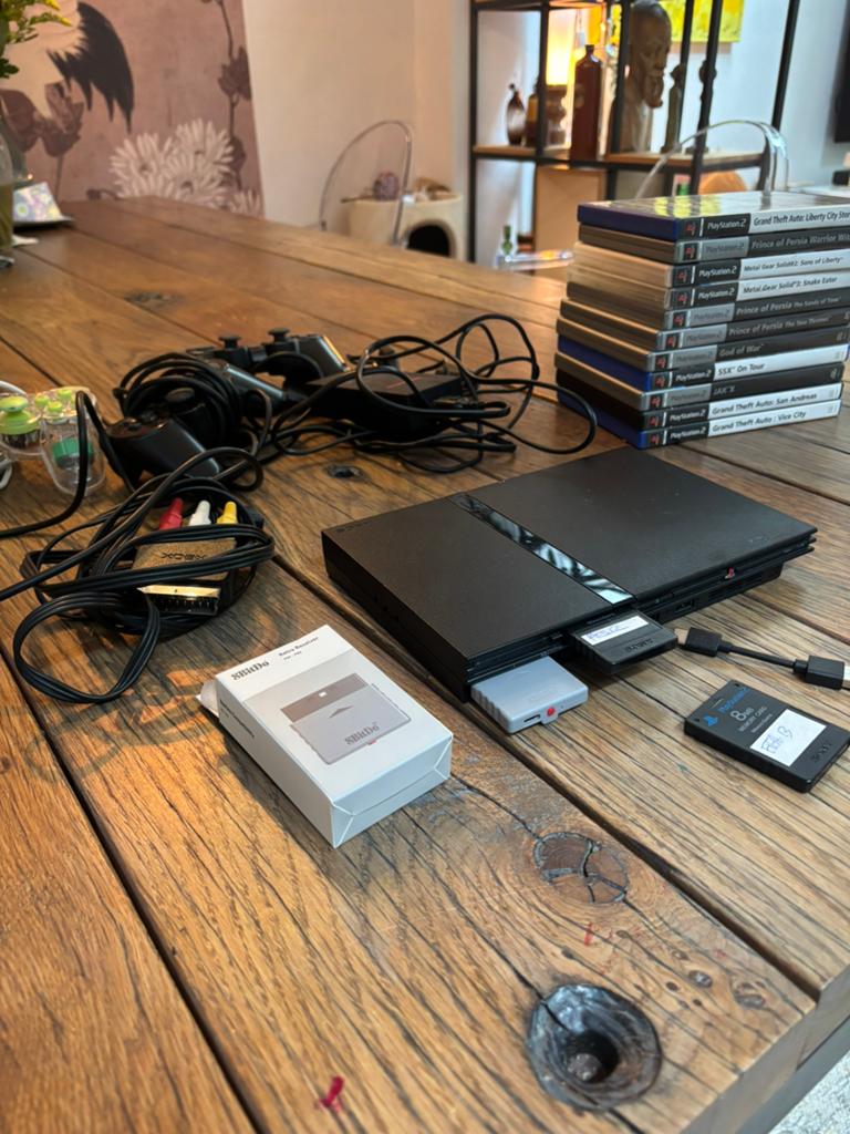 PlayStation 2 Slim – Incl. 14 Games (GTA, MGS, PoP) & 8BitDo, Ophalen of Verzenden, Gebruikt, Met 2 controllers
