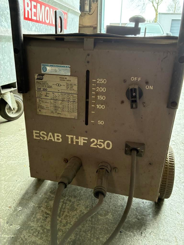 ESAB elektrode lasapparaat 250 amp, Doe-het-zelf en Verbouw, Gereedschap | Lasapparaten, Ophalen, Gebruikt, 150 tot 250 ampère