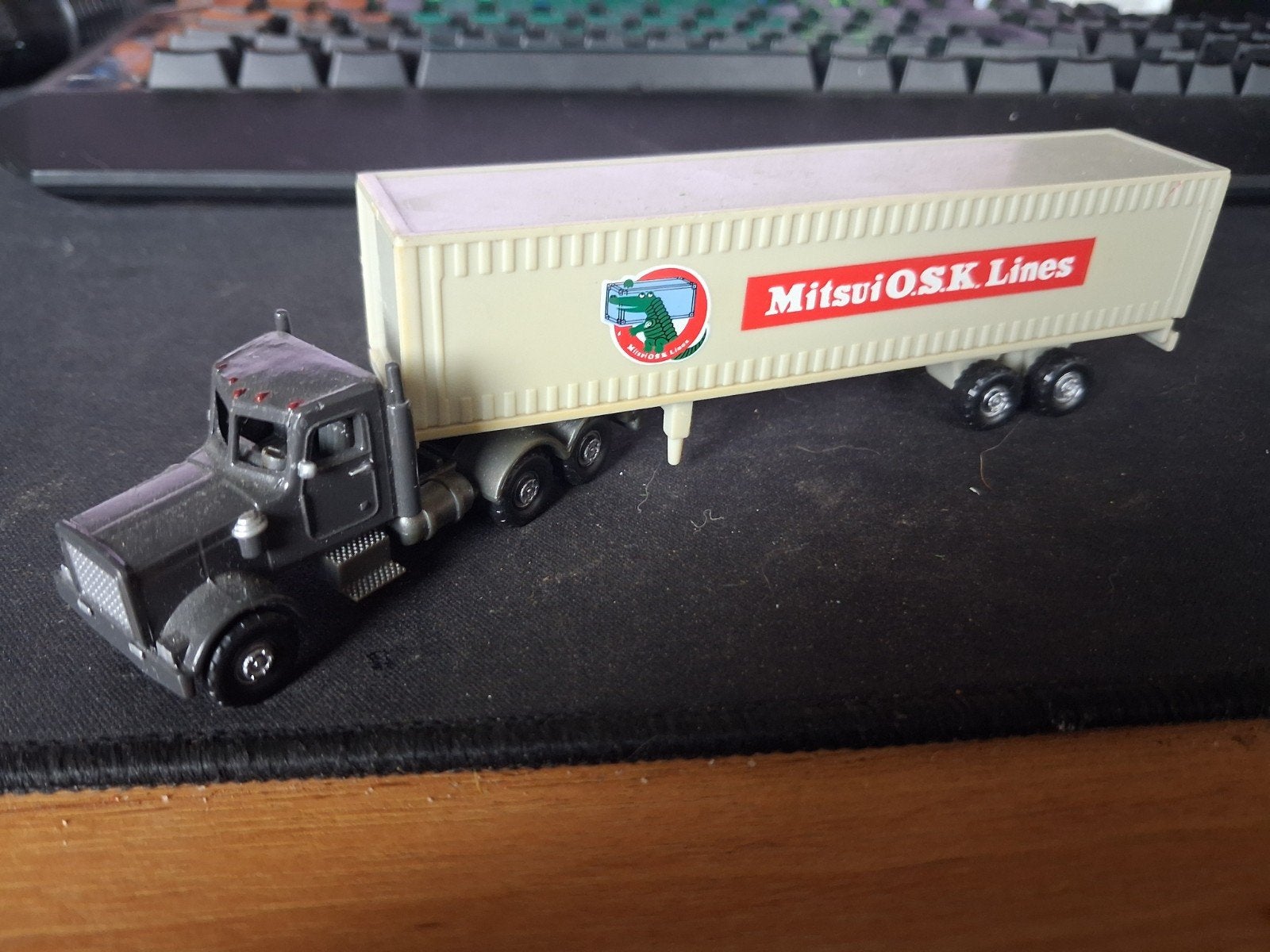 Matchbox Mitsui O.S.K. Lines vrachtwagen met container, Ophalen of Verzenden, Gebruikt, Overige merken