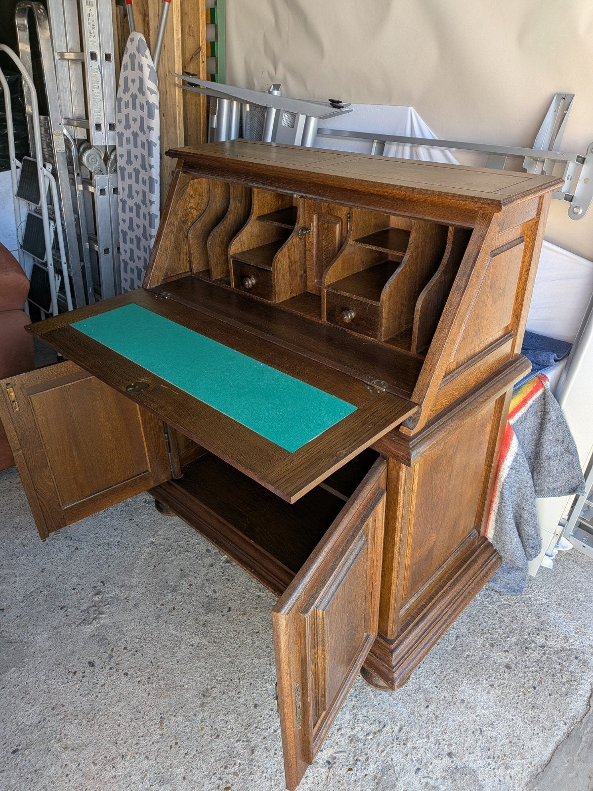 eikenhouten secretaire met slot en sleutel.
antiek meubel, Ophalen, Gebruikt