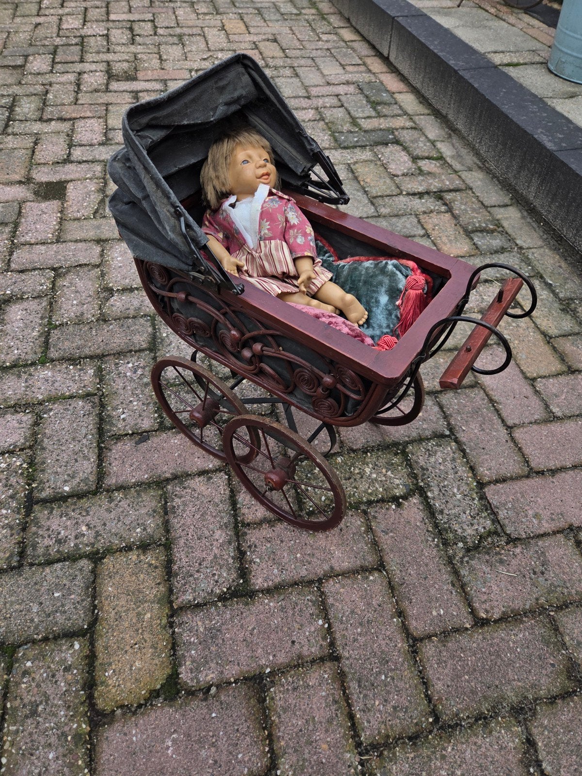 poppenwagen, Ophalen