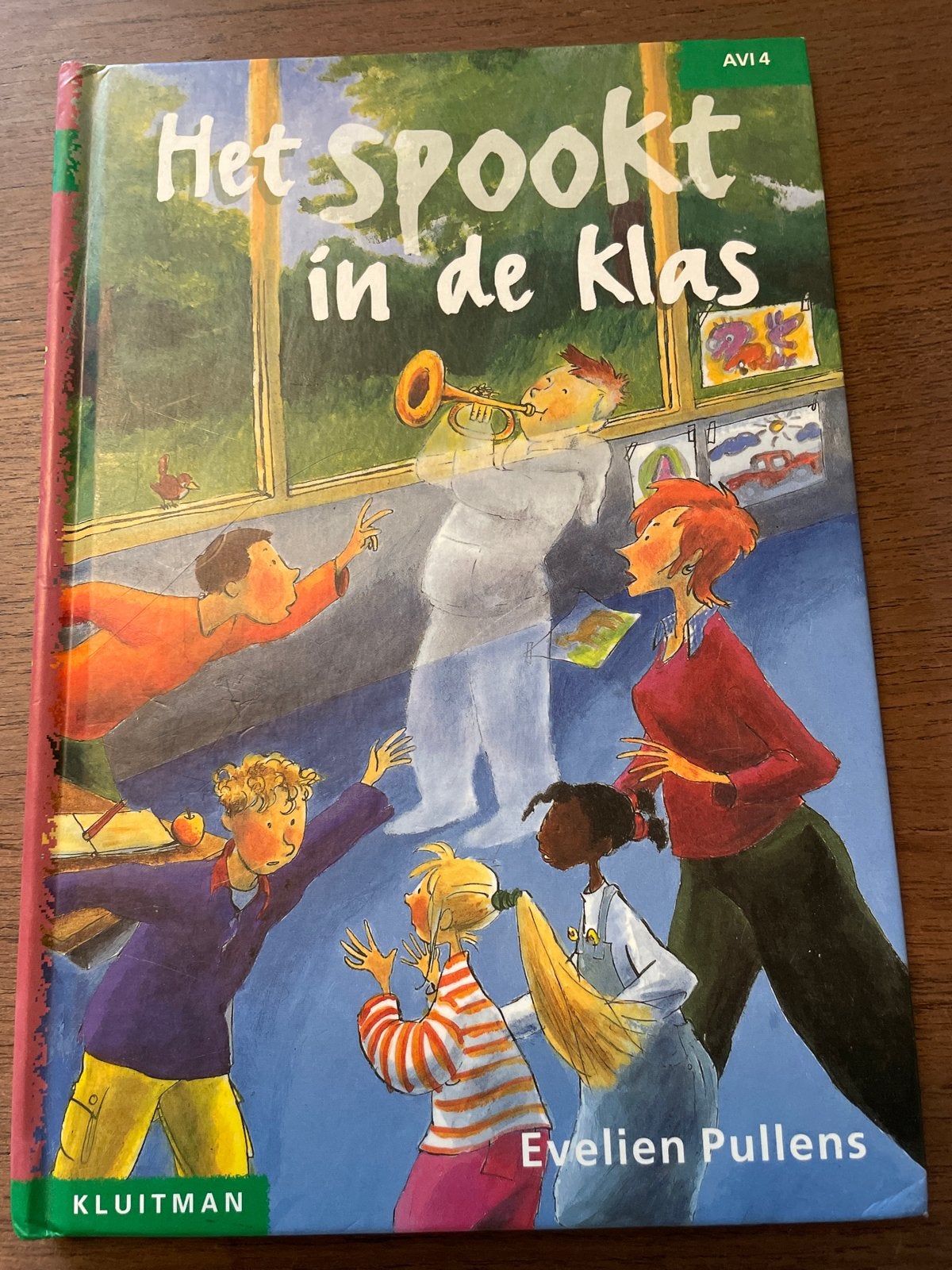 Het Spookt in de Klas - AVI 4 Kinderboek, Ophalen of Verzenden, Zo goed als nieuw, Fictie algemeen