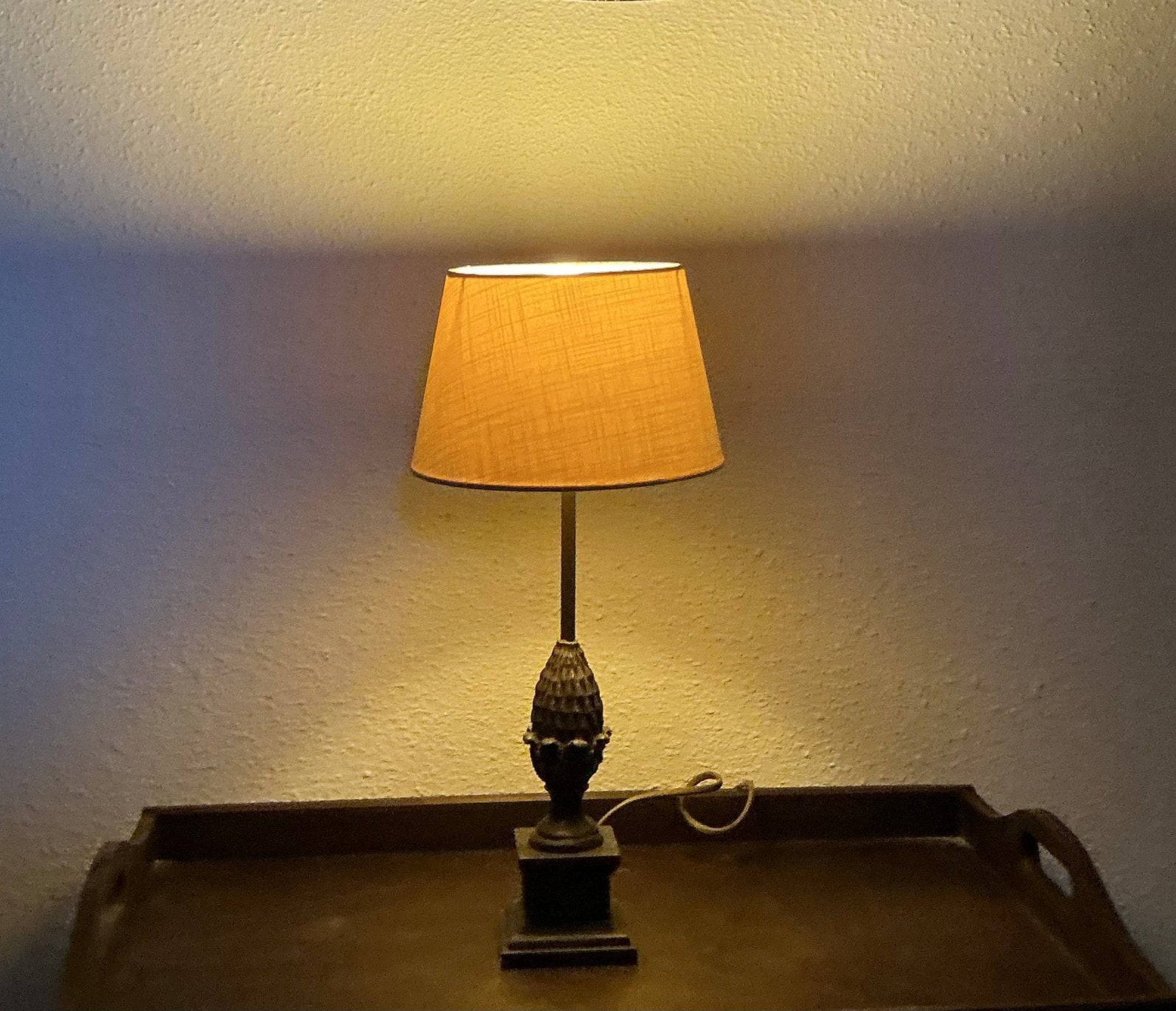 Elegante tafellamp met stoffen kap, Ophalen