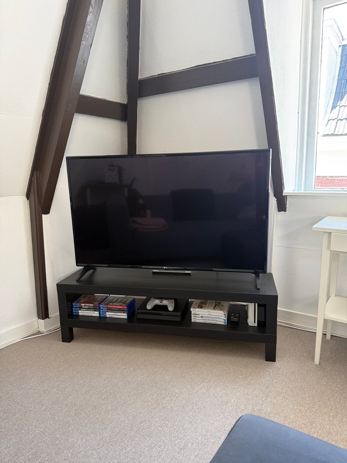Tv Meubel Zwart Ikea, Huis en Inrichting, Kasten | Televisiemeubels, Ophalen, 100 tot 150 cm, Zo goed als nieuw, Minder dan 100 cm