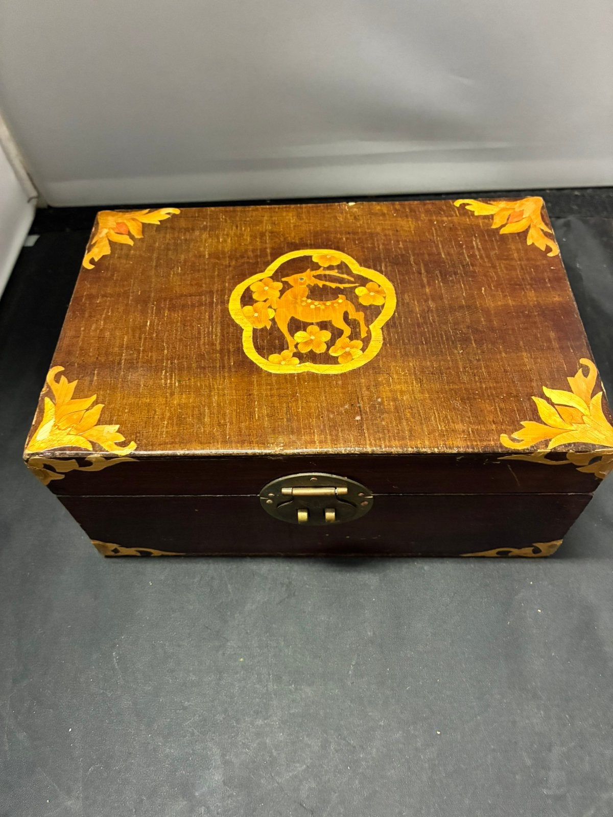 Vintage Chinese Sieradendoos Handgemaakte Stro-inleg hertje, Antiek en Kunst, Ophalen of Verzenden