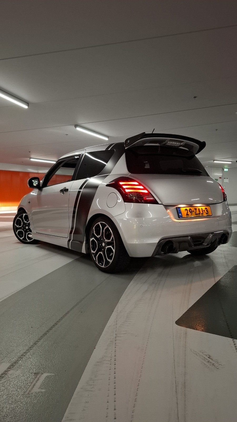 Suzuki Swift 1.6 3D Sport 2012 152PK, Voorwielaandrijving, Zwart, 4 cilinders, Origineel Nederlands