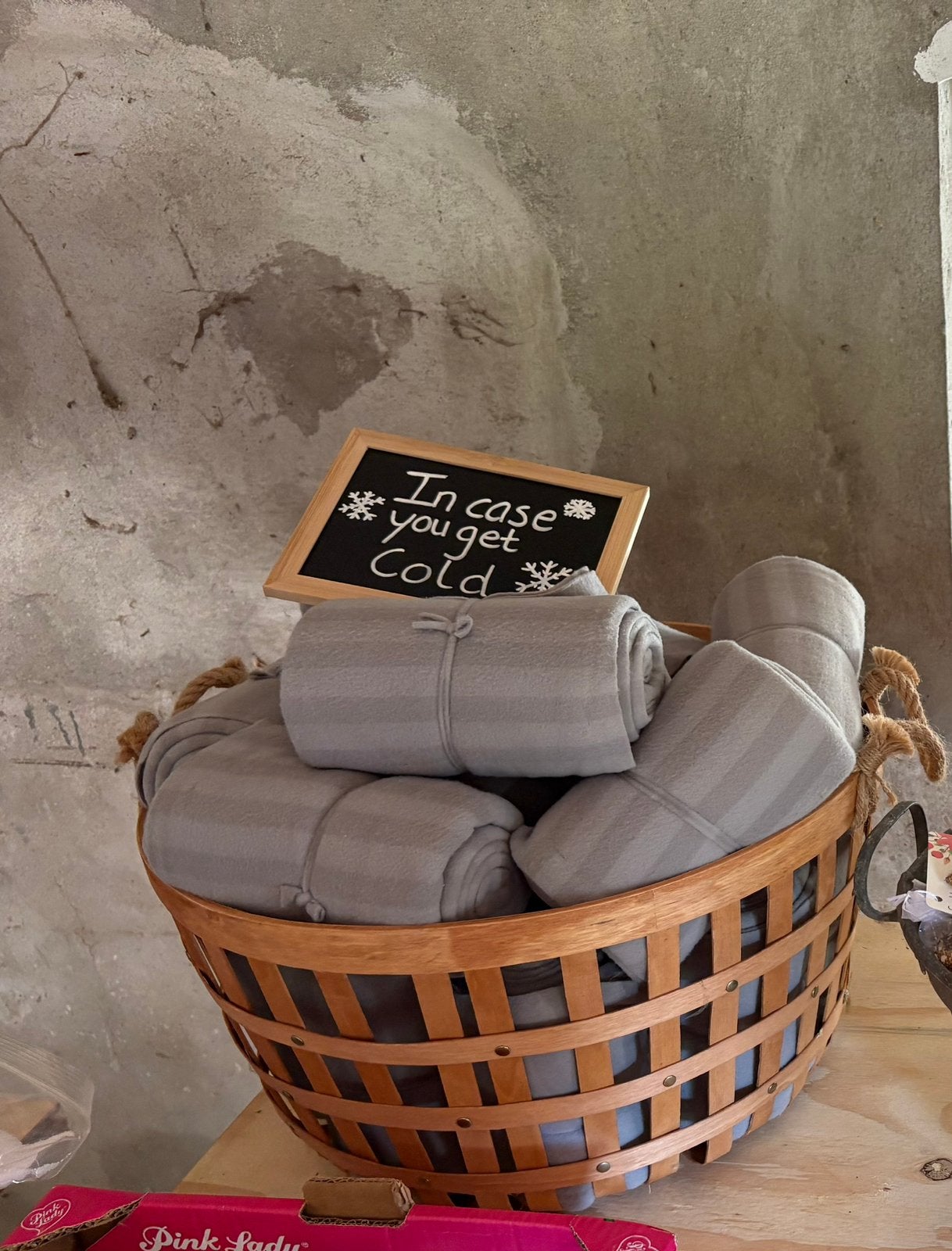 Dekentjes met mand, Ophalen, Zo goed als nieuw, Zwart, Accessoires