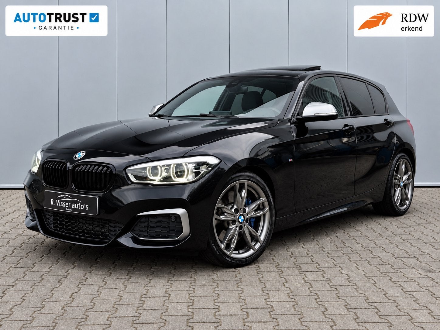 BMW M135i 326PK Pano/Dealer Onderhouden/alcantara/memory, Auto's, Dealer onderhouden, Achterwielaandrijving, Alcantara, Zwart