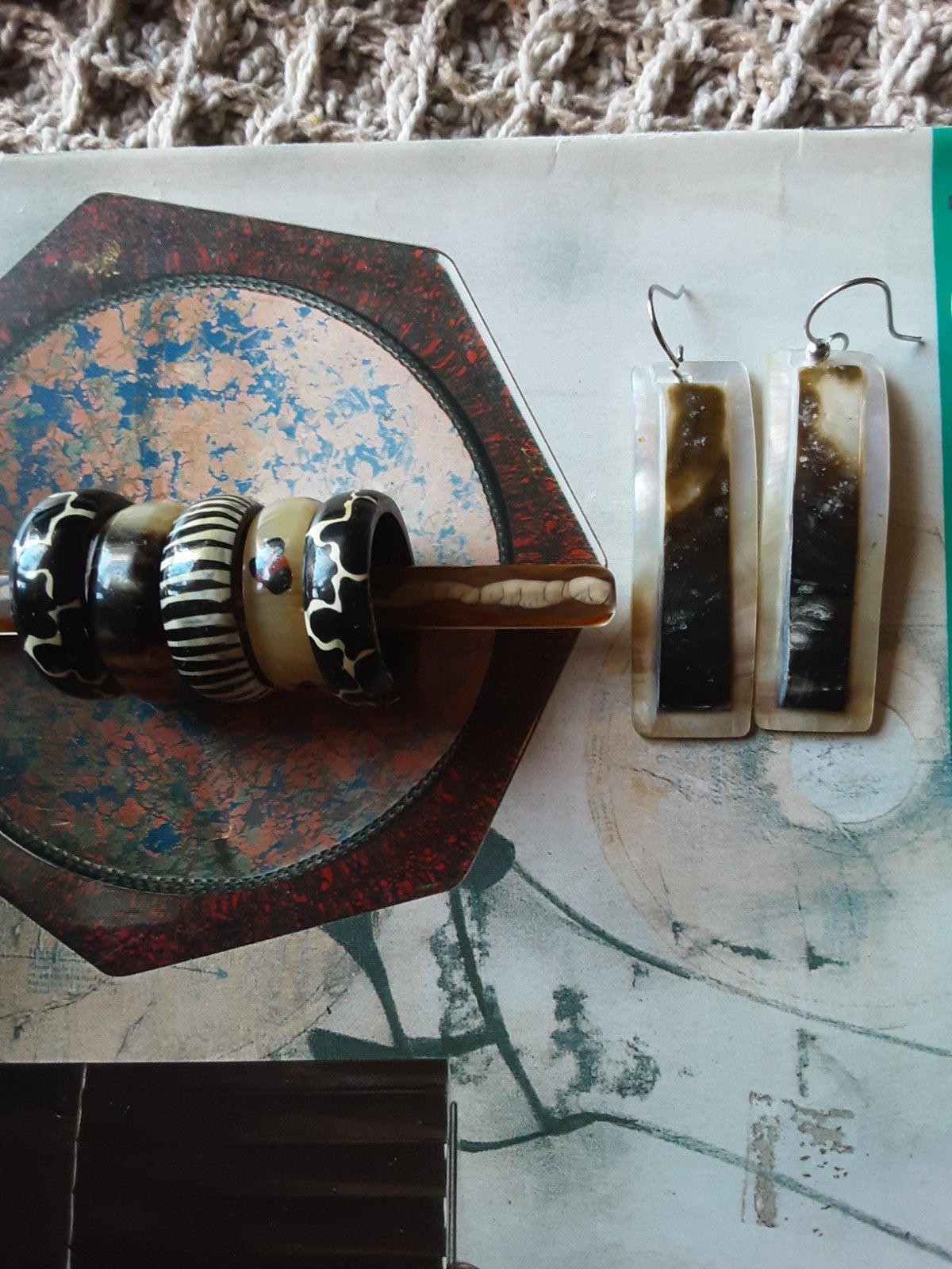 Set van 5 ringen en bijpassende oorbellen, Verzenden, Zo goed als nieuw, Zwart, Overige materialen