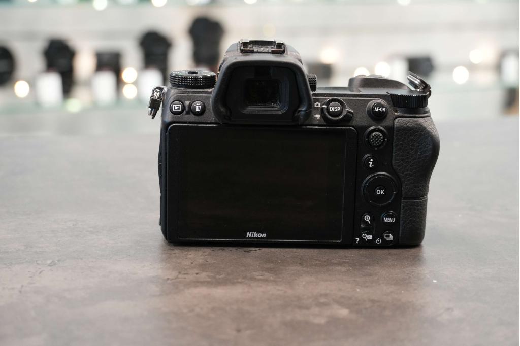 Nikon  Z6 body occasion (Hilversum), Audio, Tv en Foto, Fotocamera's Digitaal, Foto-Groep, Luttekepoortstraat 26 3841 AX Harderwijk