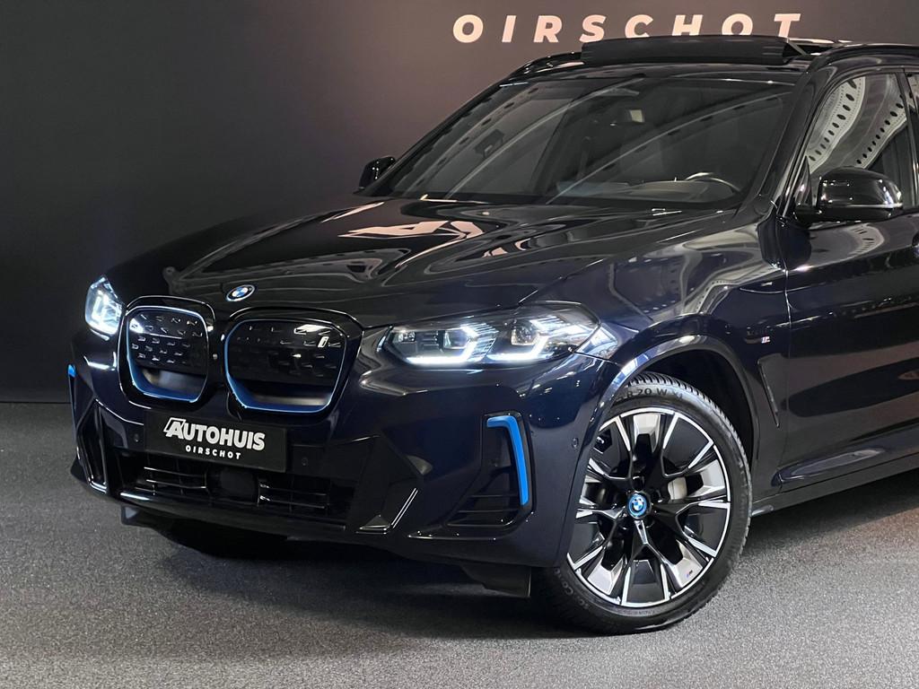BMW IX3 High Executive 80 kWh Edition M Pano/Stuurverwarming, Auto's, Achterwielaandrijving, Gebruikt, Zwart, 80 kWh