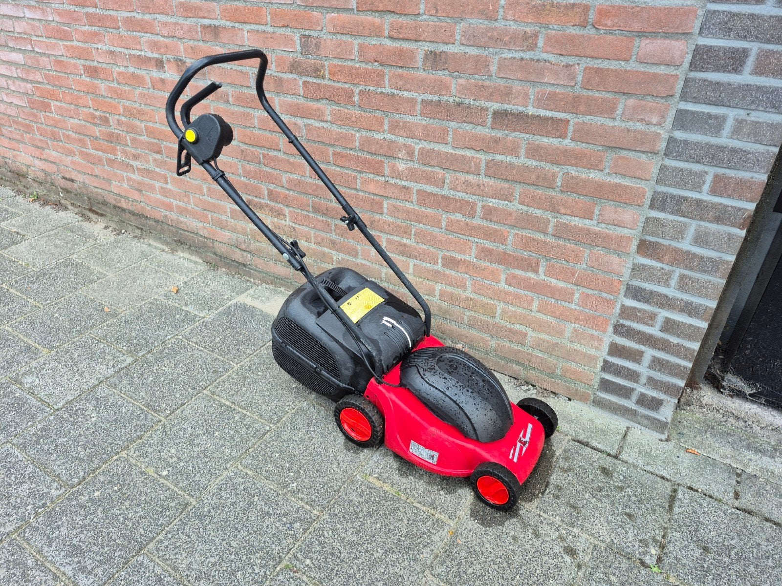 Goede elektrische grasmaaier met opvangbak., Ophalen, Gebruikt