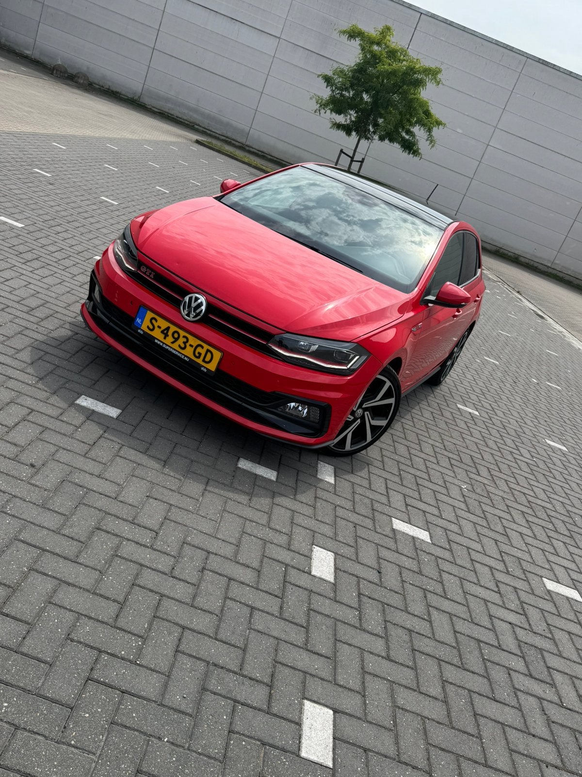 Volkswagen Polo 2.0 TSI 200pk 6-DSG 2019 Rood, Stof, 4 cilinders, 1984 cc, 14 km/l