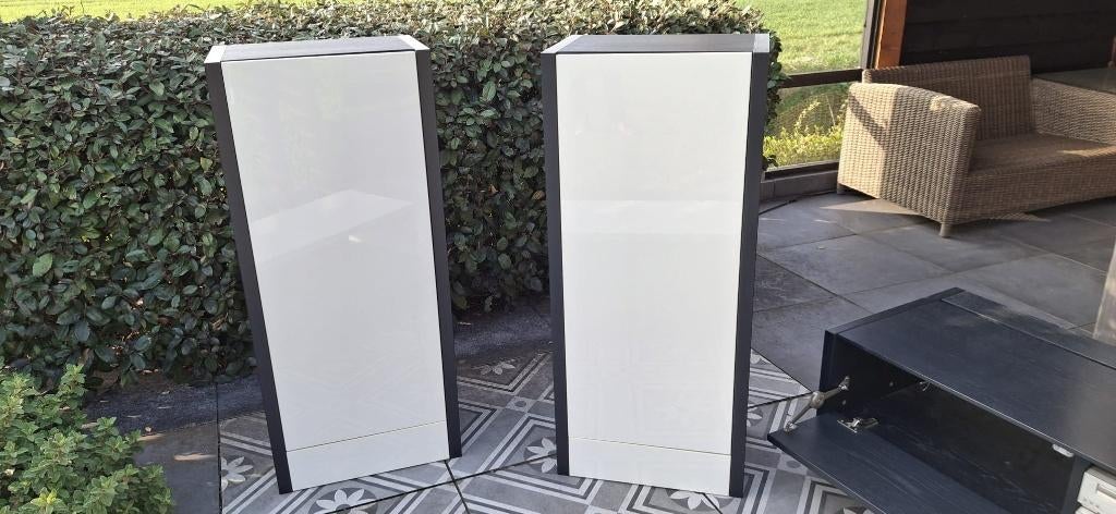 2 zwart met witte hangkasten merk Hulsta, Huis en Inrichting, Kasten | Wandmeubels, Ophalen, Gebruikt, Met deur(en), 100 tot 150 cm