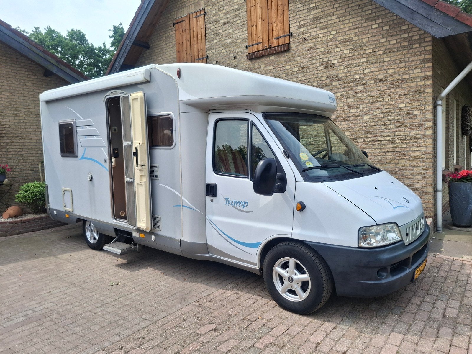 Prachtige Hymer Camper uit 2003 - Instapklaar!, Bedrijf