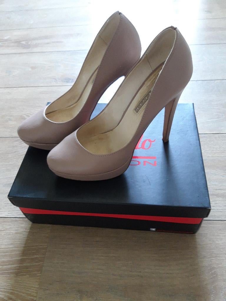 Mooie leren hoge hakken / pumps 40 Buffalo beige, Beige, Ophalen of Verzenden, Zo goed als nieuw, Buffalo