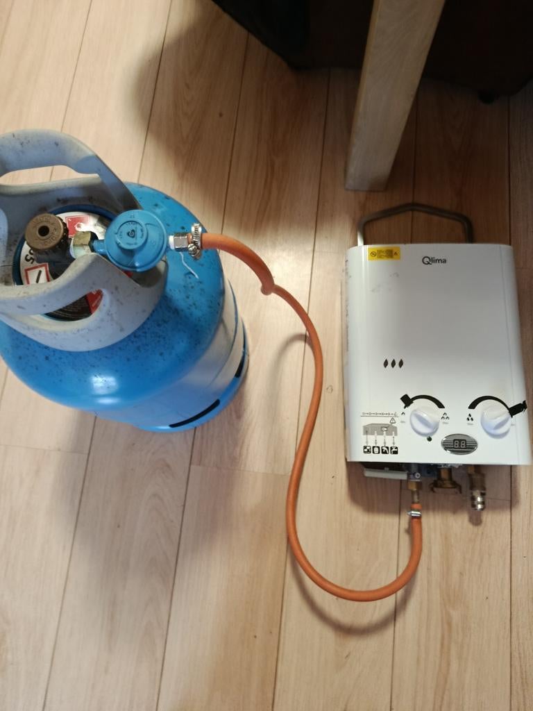 Qlima gas geiser voor warm water buitenshuis, Ophalen