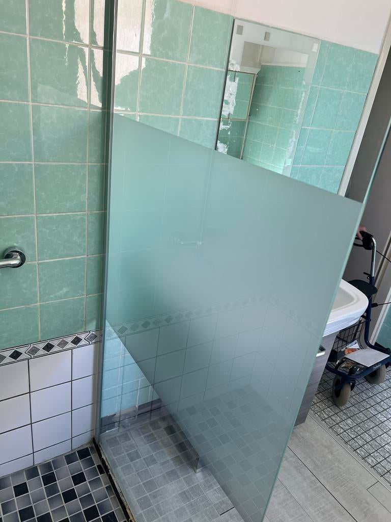 Glazen douchewand met beugel/rail bij €50,00 dit wk ophalen, Huis en Inrichting, Ophalen, Zo goed als nieuw